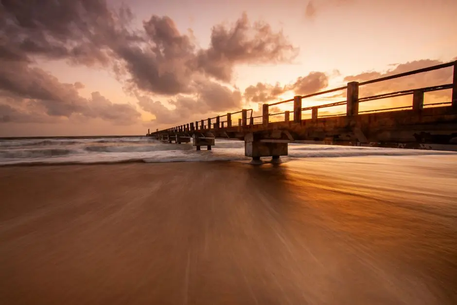 Pantai Pasir Panjang Singkawang saat senja